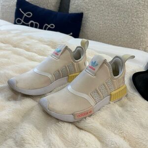 Girls adidas slip on sprinkle shoes size 1 1/2.